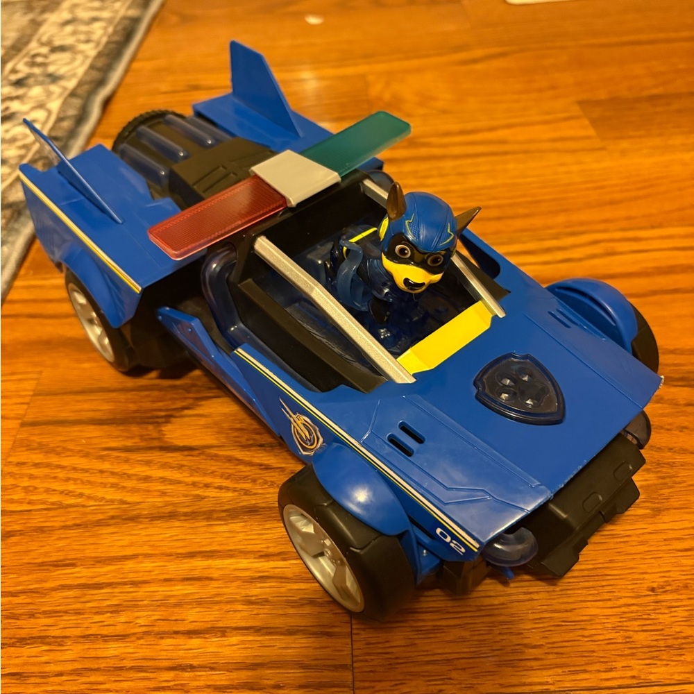Paw Patrol Mighty Movie ChaseTransforming vehicle with lights and sound